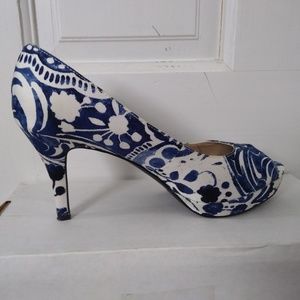 Naturalizer Blue Floral Peep-toe Heels Size 9.5